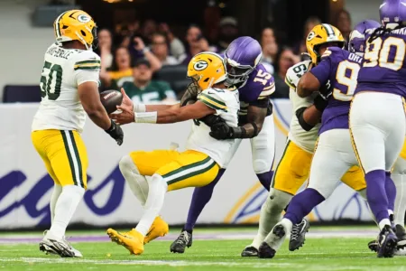 Packers look to 'find a way' on offensive line